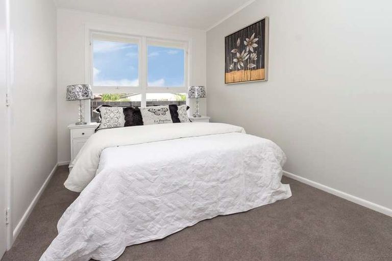 Photo of property in 8a White Road, Manurewa, Auckland, 2102