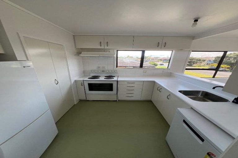 Photo of property in 2 Empire Road, Orewa, 0931