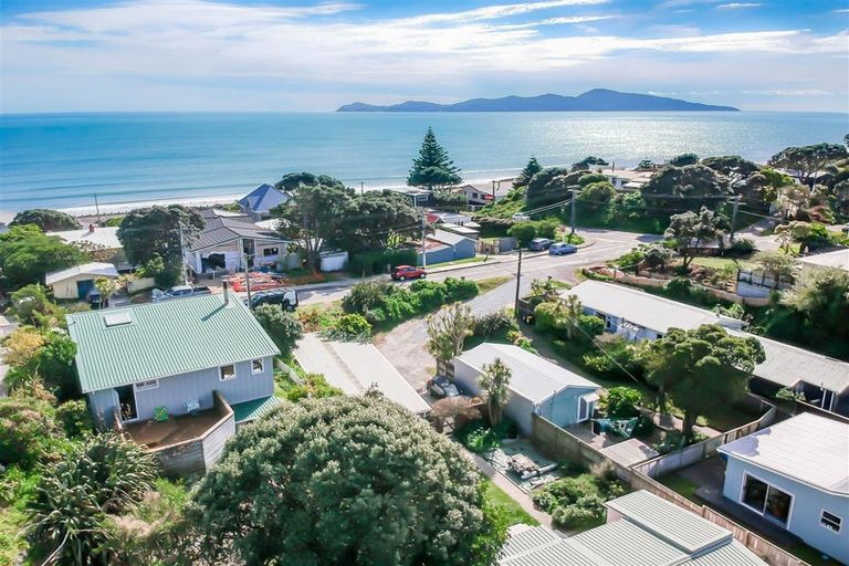 Photo of property in 28 Aperahama Street, Paekakariki, 5034