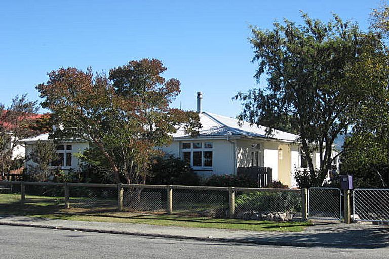 Photo of property in 42 Rhodes Street, Waimate, 7924