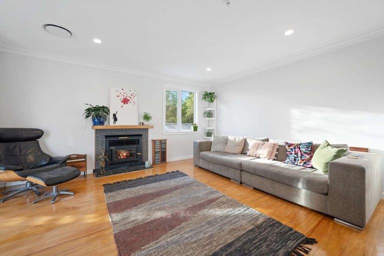 Photo of property in 1/146 Rangatira Road, Beach Haven, Auckland, 0626