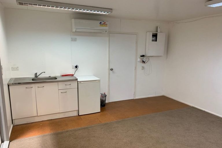 Photo of property in 10 Mana Place, Awapuni, Palmerston North, 4412
