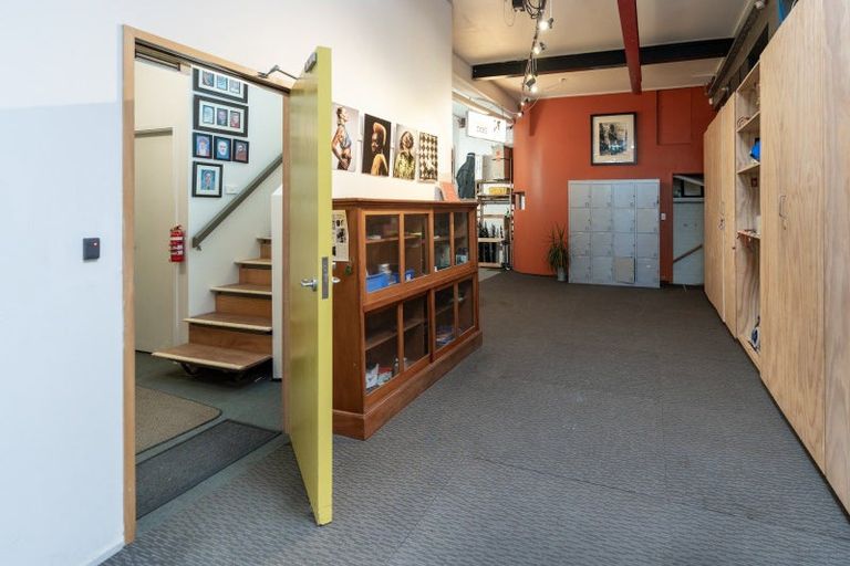 Photo of property in 10 Oxford Terrace, Mount Cook, Wellington, 6021