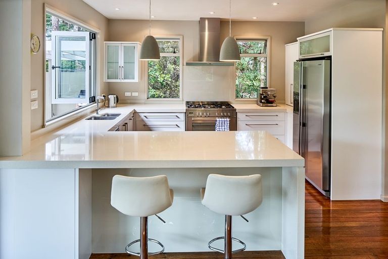 Photo of property in 41 Chatsworth Road, Silverstream, Upper Hutt, 5019