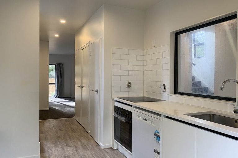 Photo of property in 17 Sun Place, Henderson, Auckland, 0612