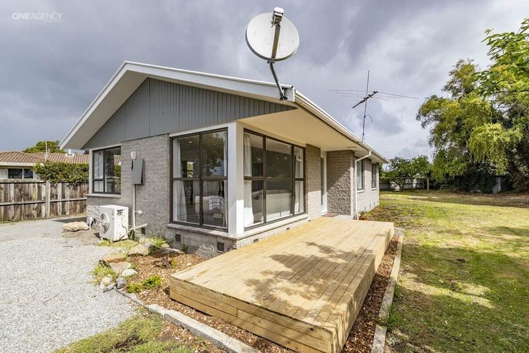 Photo of property in 11 Channel Place, Aranui, Christchurch, 8061