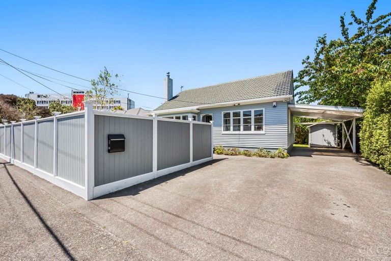 Photo of property in 77 Pilmuir Street, Hutt Central, Lower Hutt, 5010