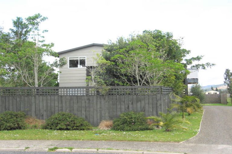 Photo of property in 10 Poplar Street, Whitianga, 3510