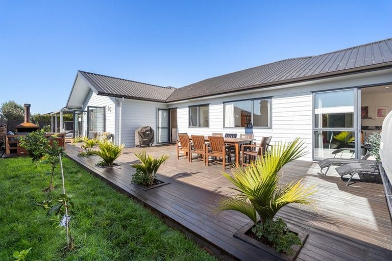 Photo of property in 14 Leebank Crescent, Riverhead, 0820