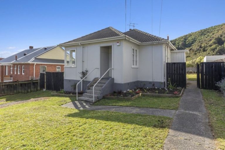 Photo of property in 56 Wilkie Crescent, Naenae, Lower Hutt, 5011