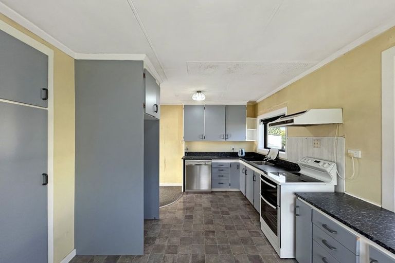 Photo of property in 137 Seaward Road, Edendale, 9825