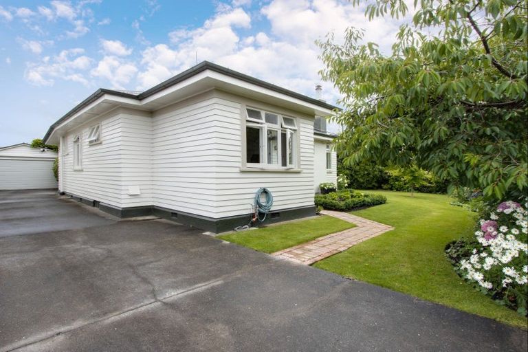 Photo of property in 26 Bowling Road, Greenmeadows, Napier, 4112