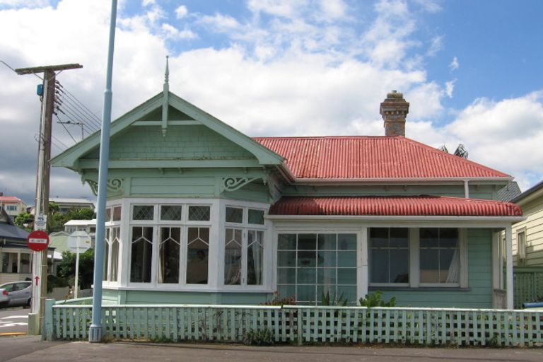 Photo of property in 32 Queens Parade, Devonport, Auckland, 0624