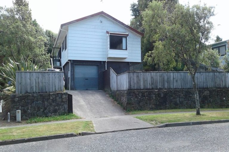Photo of property in 105 Logie Street, Stokes Valley, Lower Hutt, 5019