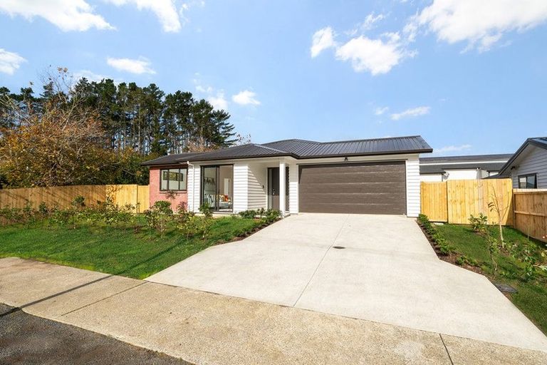 Photo of property in 32 Josh Road, Huapai, Kumeu, 0810
