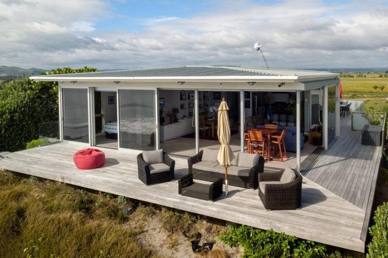 Photo of property in 157 Pukehina Parade, Pukehina, Te Puke, 3189