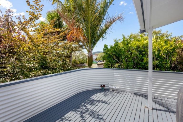 Photo of property in 127 Durrant Drive, Whangamata, 3620