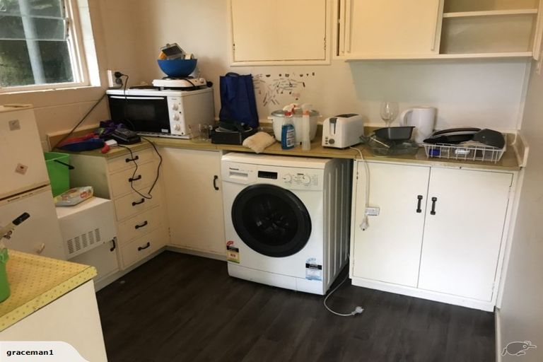 Photo of property in 28b Hillcrest Road, Papatoetoe, Auckland, 2025