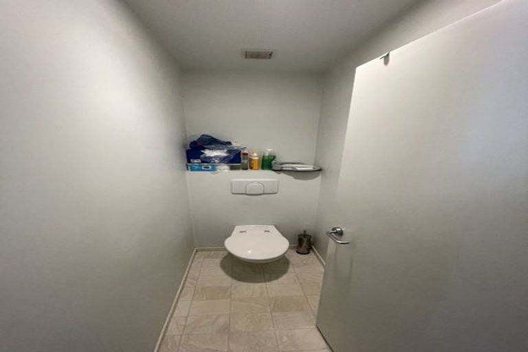 Photo of property in 7a Clematis Avenue, Murrays Bay, Auckland, 0630