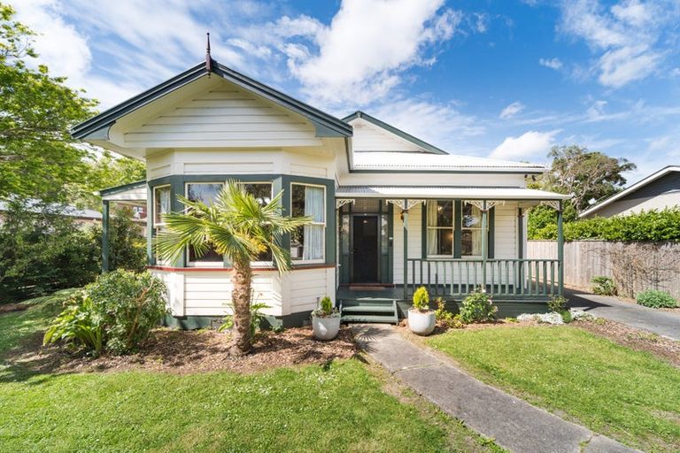 Photo of property in 16 Margaret Street, Roslyn, Palmerston North, 4414