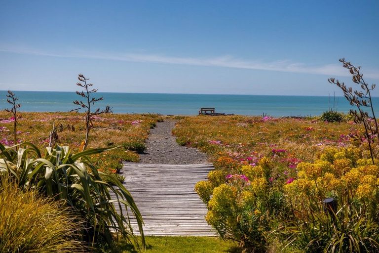 Photo of property in 120 Rarangi Beach Road, Rarangi, Blenheim, 7273