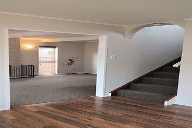 Photo of property in 23 Rembrandt Avenue, Tawa, Wellington, 5028