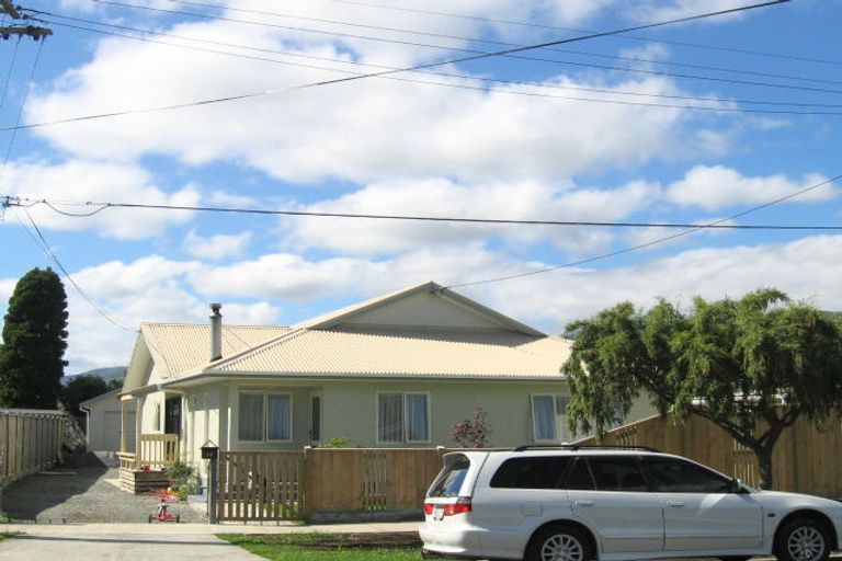 Photo of property in 10 Poplar Grove, Ebdentown, Upper Hutt, 5018