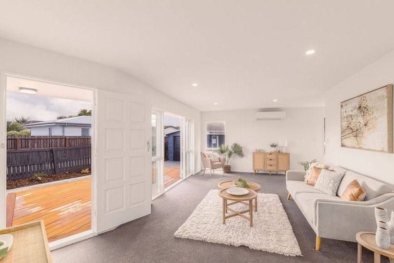 Photo of property in 367 Mairehau Road, Parklands, Christchurch, 8083