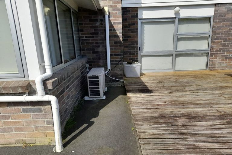 Photo of property in 18 Roxborough Place, East Tamaki Heights, Auckland, 2016