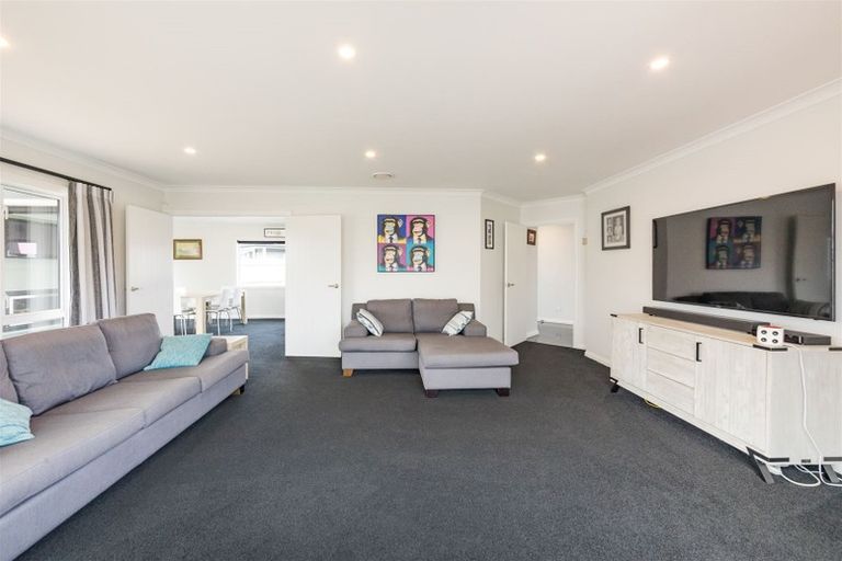 Photo of property in 4 Stratford Court, Fitzherbert, Palmerston North, 4410