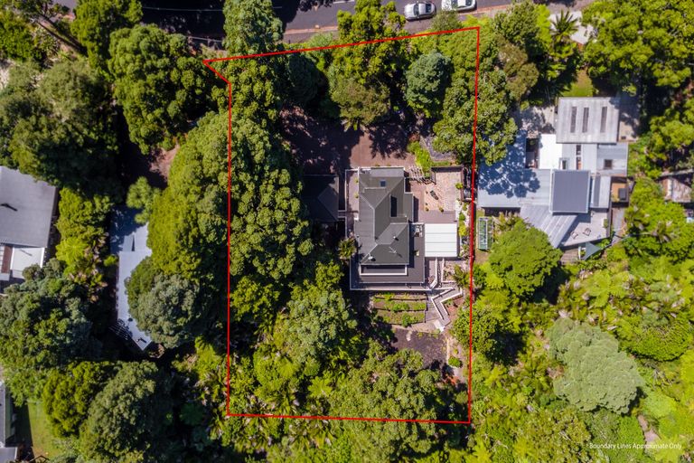 Photo of property in 84 Park Road, Titirangi, Auckland, 0604