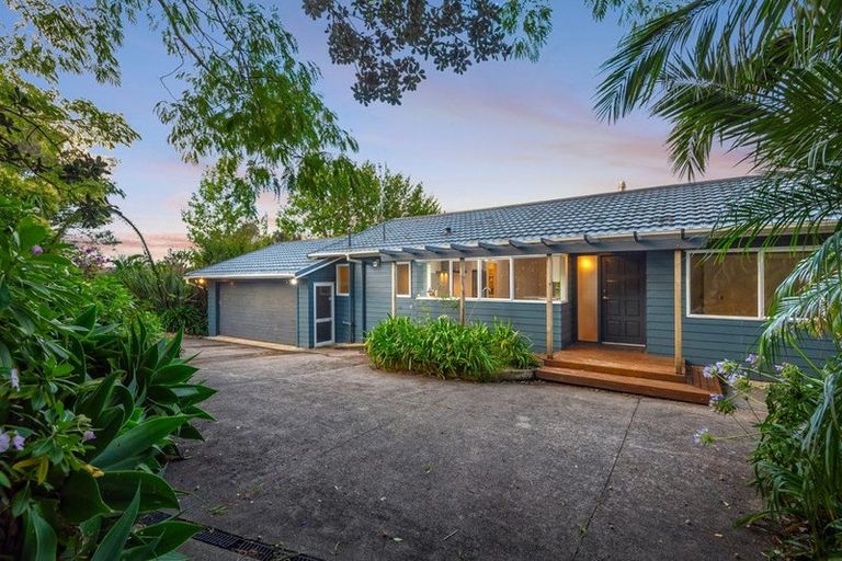 Photo of property in 12 Whitehills Road, Waitoki, Silverdale, 0994