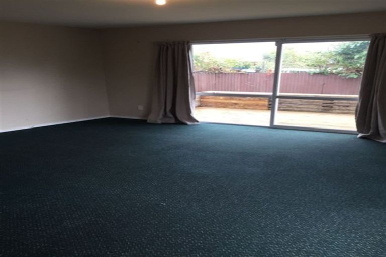 Photo of property in 8a Edward Avenue, Orewa, 0931