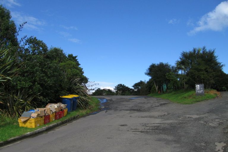 Photo of property in 6 Helios Place, Titirangi, Auckland, 0604