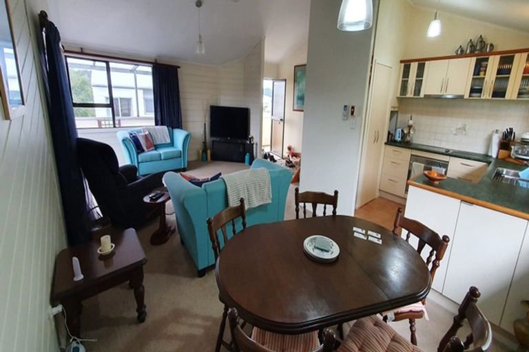 Photo of property in 15 Tui Grove, Paihia, 0200