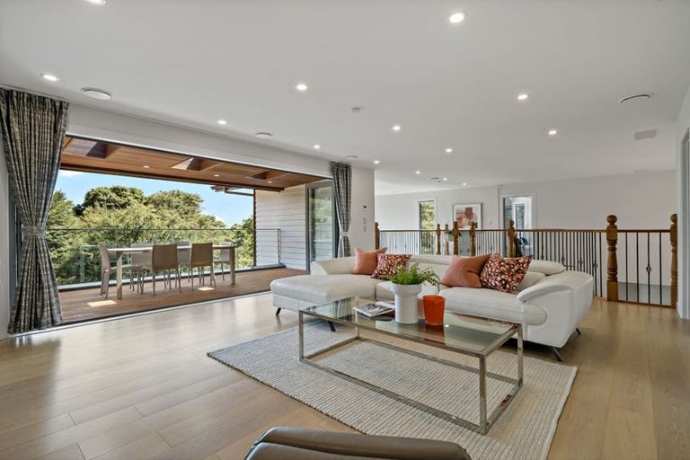 Photo of property in 293b Titirangi Road, Titirangi, Auckland, 0604