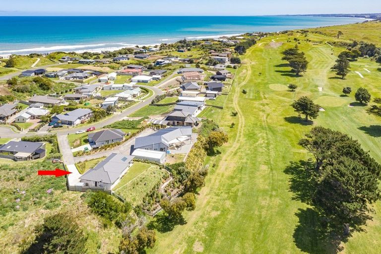 Photo of property in 37 Golf Vue Place, Castlecliff, Whanganui, 4501