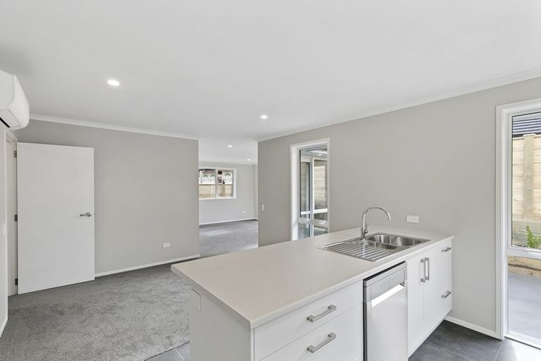 Photo of property in 8 Martingale Drive, Whitby, Porirua, 5024