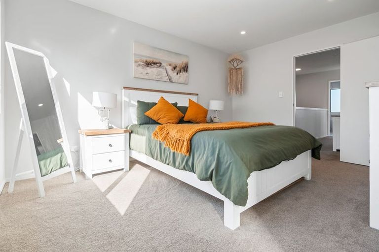 Photo of property in 421b Glenfield Road, Glenfield, Auckland, 0629