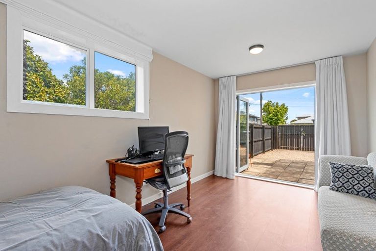 Photo of property in 1/89 Aorangi Road, Bryndwr, Christchurch, 8053