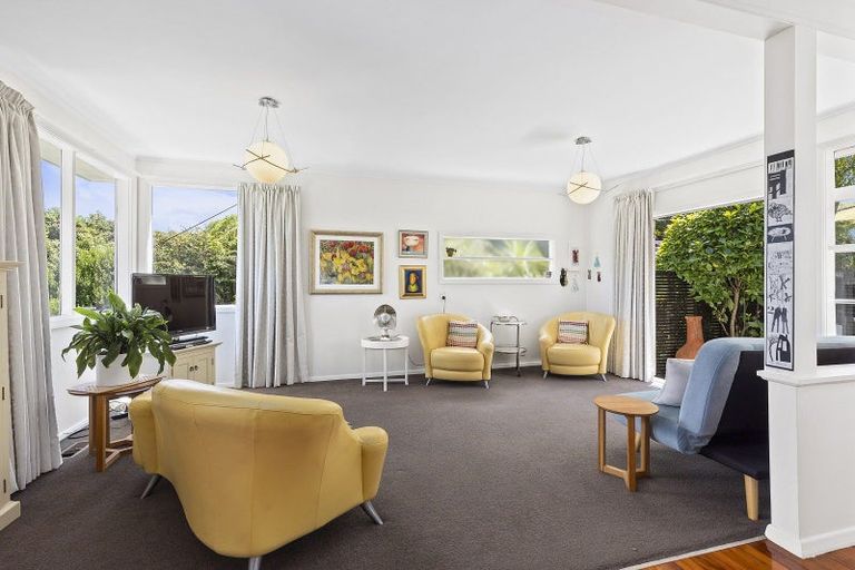 Photo of property in 21 Ngaio Gorge Road, Ngaio, Wellington, 6035