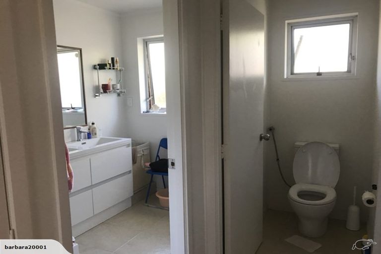 Photo of property in 1/5 Vivian Wilson Drive, Eastern Beach, Auckland, 2012