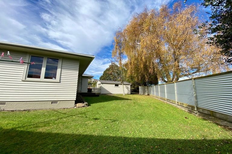 Photo of property in 6 Perth Place, Awapuni, Palmerston North, 4412