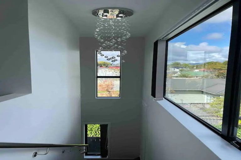 Photo of property in 166b Rathgar Road, Henderson, Auckland, 0610