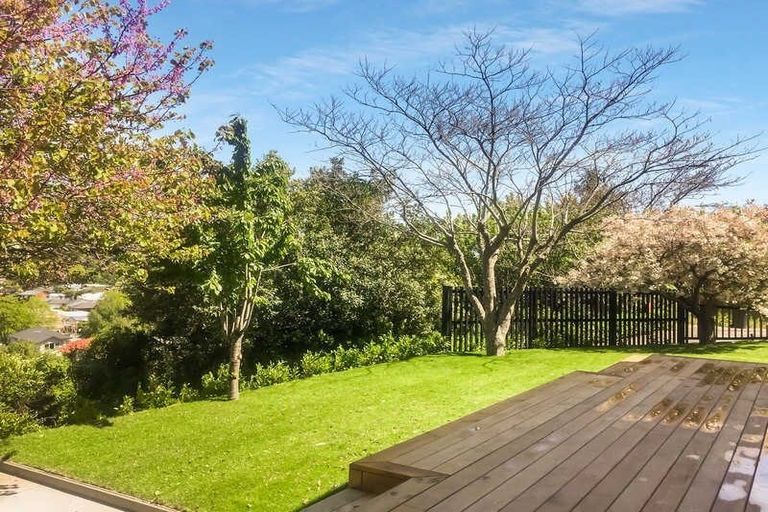 Photo of property in 18 Sunvale Terrace, Cashmere, Christchurch, 8022