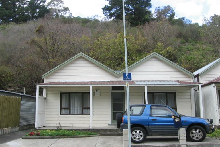 Photo of property in 19 Main Street, Hospital Hill, Napier, 4110
