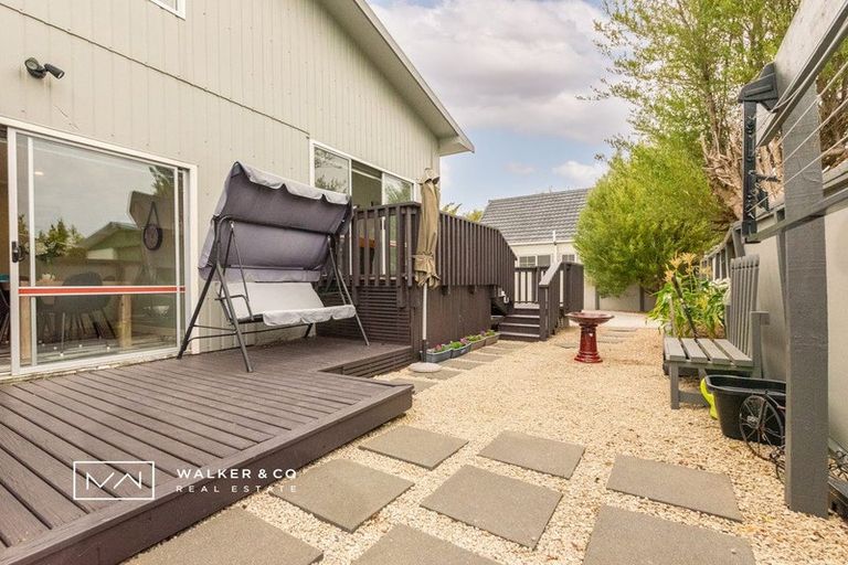 Photo of property in 1 Roband Crescent, Brown Owl, Upper Hutt, 5018