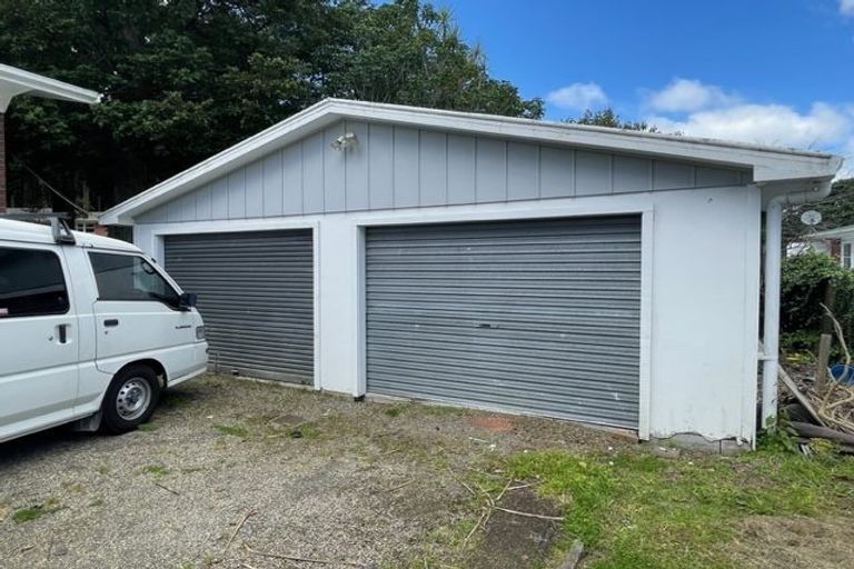 Photo of property in 15 Walpole Avenue, Hillpark, Auckland, 2102