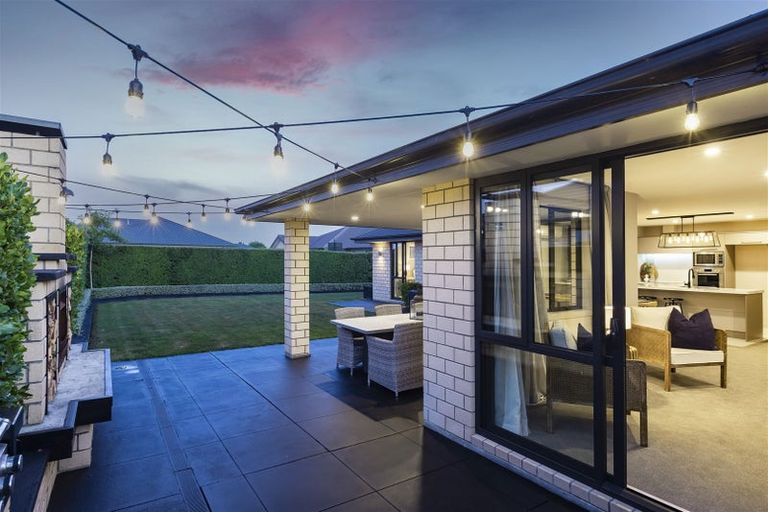 Photo of property in 32 Sequoia Way, Rangiora, 7400