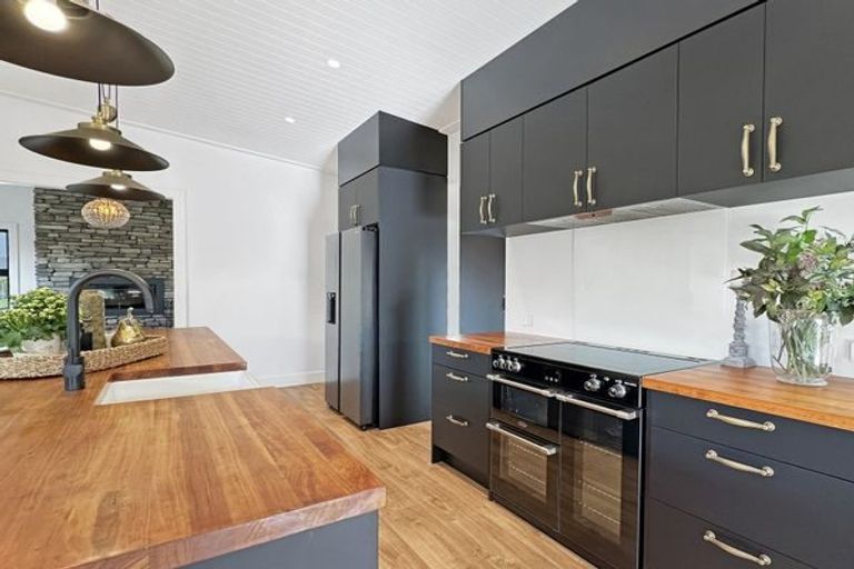 Photo of property in 8 Broadleaf Way, Kinloch, Taupo, 3377